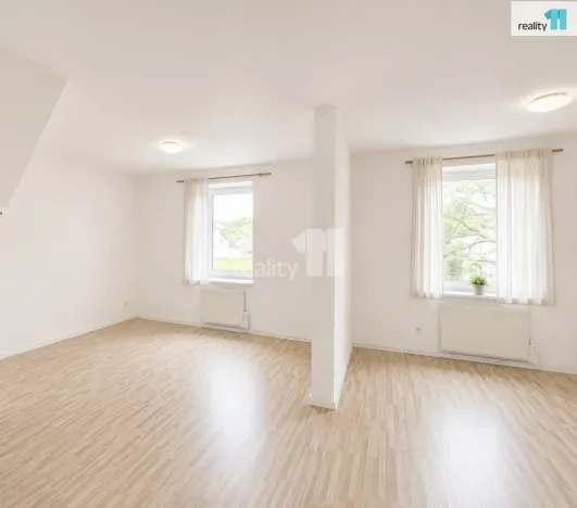 Pronájem bytu 2+kk, Praha - Hrdlořezy, Českobrodská, 64 m2