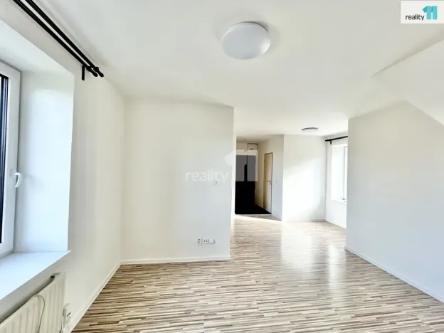 Pronájem bytu 2+kk, Praha - Hrdlořezy, Českobrodská, 64 m2