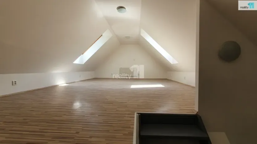 Pronájem bytu 2+kk, Praha - Hrdlořezy, Českobrodská, 64 m2
