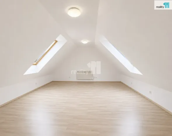 Pronájem bytu 2+kk, Praha - Hrdlořezy, Českobrodská, 64 m2
