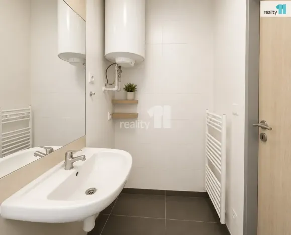 Pronájem bytu 2+kk, Praha - Hrdlořezy, Českobrodská, 64 m2