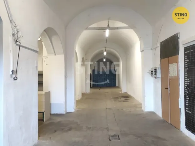Pronájem skladu, Opava, Vančurova, 350 m2