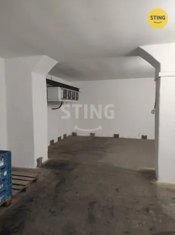 Pronájem skladu, Opava, Vančurova, 350 m2