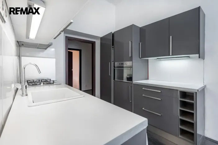 Pronájem bytu 3+1, Karlovy Vary, T. G. Masaryka, 74 m2