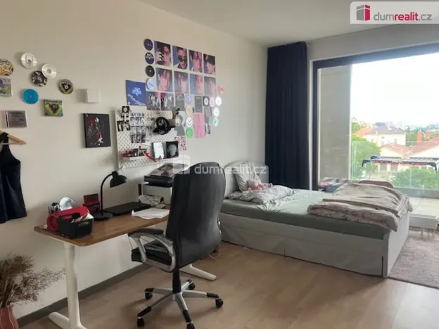 Pronájem bytu 2+kk, Praha, Korunní, 75 m2