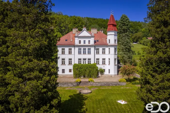 Prodej vily, Cvikov - Trávník, 680 m2