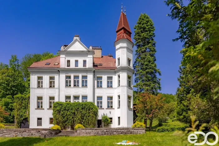 Prodej vily, Cvikov - Trávník, 680 m2