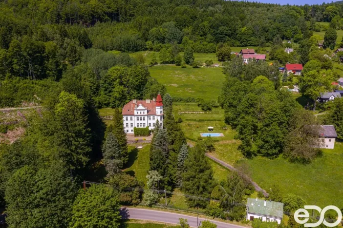 Prodej vily, Cvikov - Trávník, 680 m2