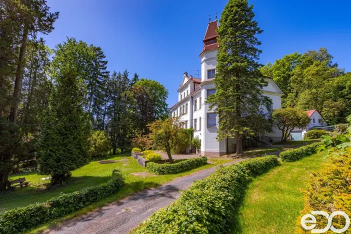 Prodej vily, Cvikov - Trávník, 680 m2