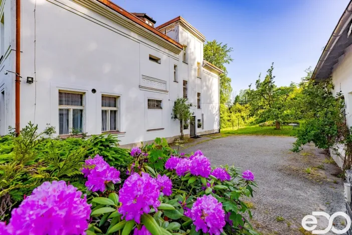 Prodej vily, Cvikov - Trávník, 680 m2