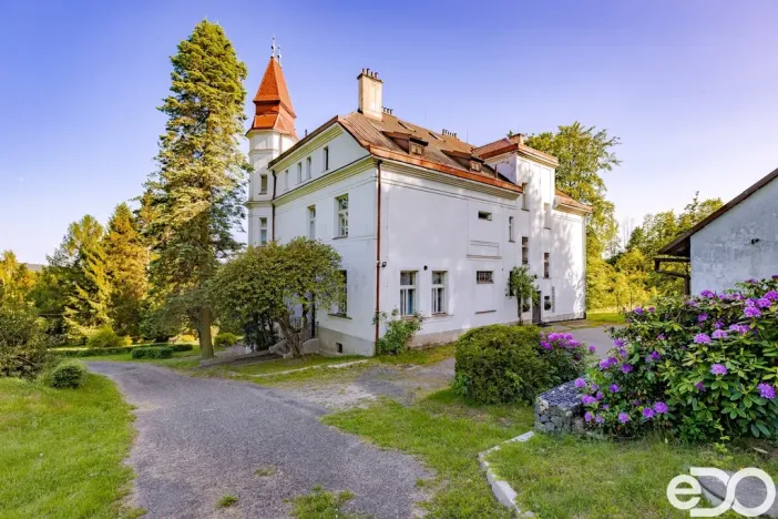 Prodej vily, Cvikov - Trávník, 680 m2