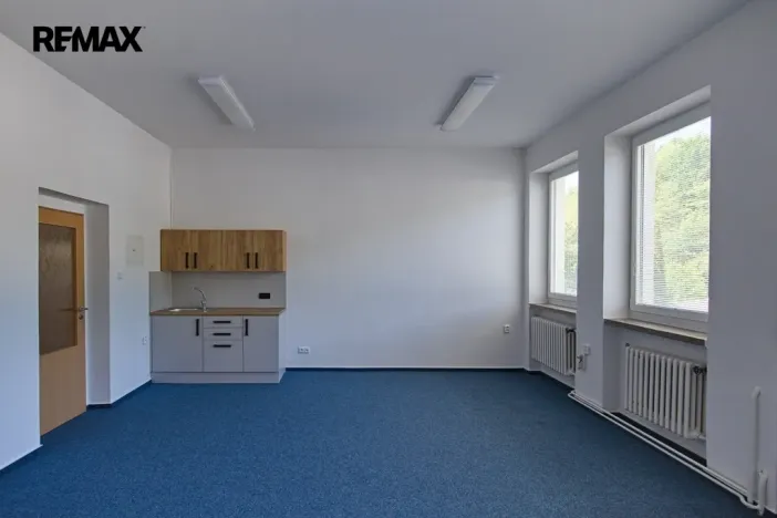 Pronájem kanceláře, Želechovice nad Dřevnicí, Paseky, 32 m2