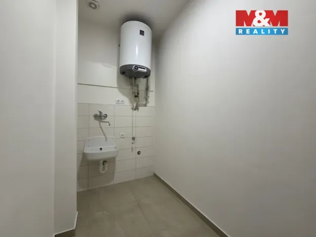 Pronájem obchodního prostoru, Rostoklaty, 190 m2
