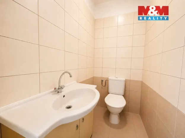 Pronájem kanceláře, Kamenice nad Lipou, Vackova, 24 m2
