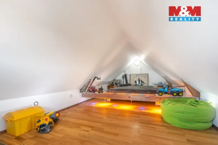 Prodej rodinného domu, Hovorany, 262 m2