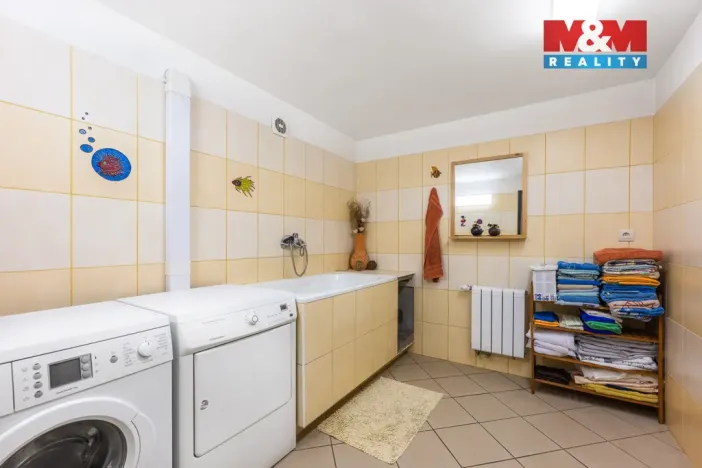 Prodej rodinného domu, Hovorany, 262 m2