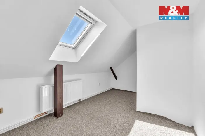 Prodej rodinného domu, Rovensko pod Troskami, Riegrova, 150 m2