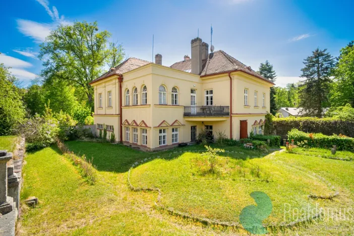 Prodej vily, Jindřichův Hradec, Karlov, 322 m2