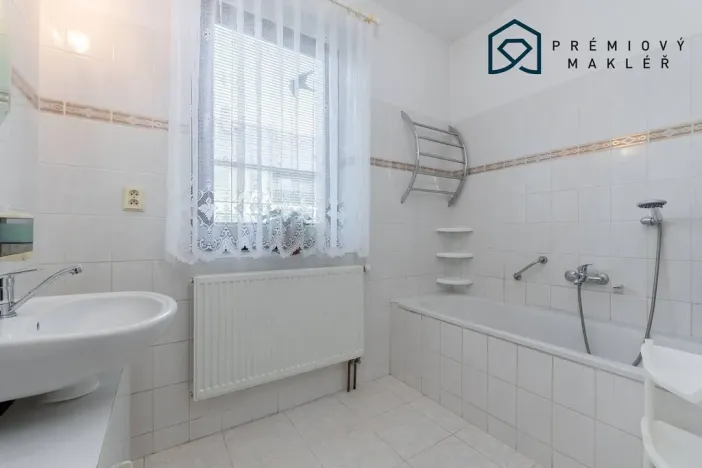 Prodej rodinného domu, Lubenec, Zahradní, 200 m2