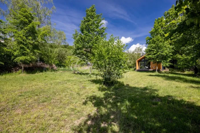Prodej pozemku pro bydlení, Mníšek pod Brdy, V Zahrádkách, 2100 m2