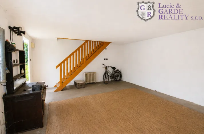 Prodej pozemku pro bydlení, Jesenice, Krtská, 929 m2