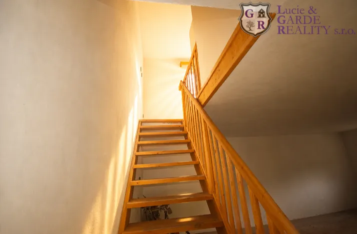 Prodej pozemku pro bydlení, Jesenice, Krtská, 929 m2