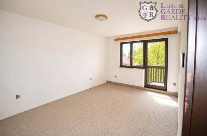 Prodej pozemku pro bydlení, Jesenice, Krtská, 929 m2