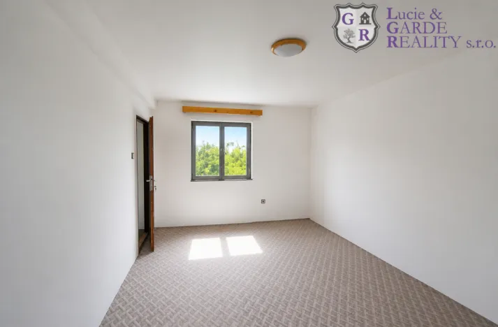 Prodej pozemku pro bydlení, Jesenice, Krtská, 929 m2