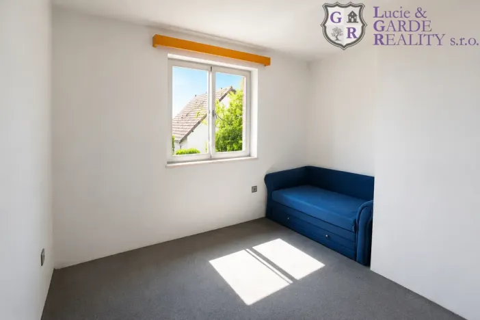 Prodej pozemku pro bydlení, Jesenice, Krtská, 929 m2