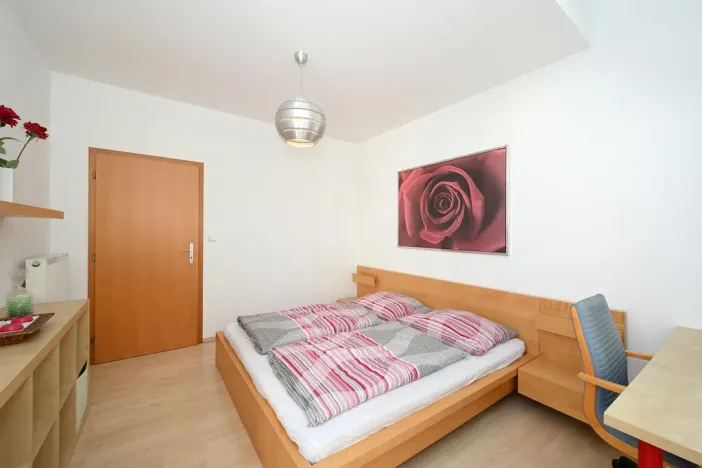 Pronájem bytu 3+kk, Praha - Žižkov, Jeseniova, 99 m2