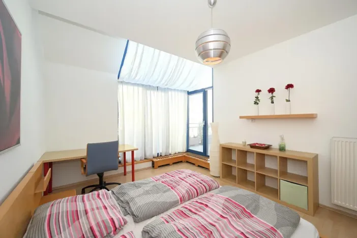 Pronájem bytu 3+kk, Praha - Žižkov, Jeseniova, 99 m2