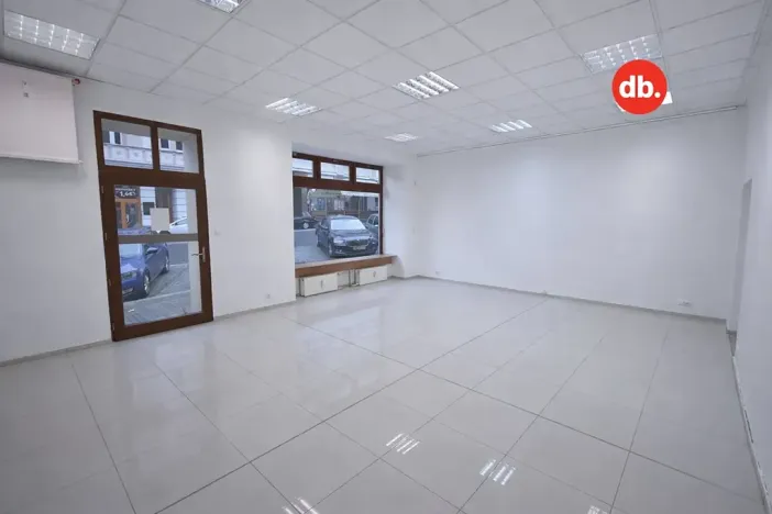 Pronájem obchodního prostoru, Karlovy Vary, Dr. Davida Bechera, 55 m2