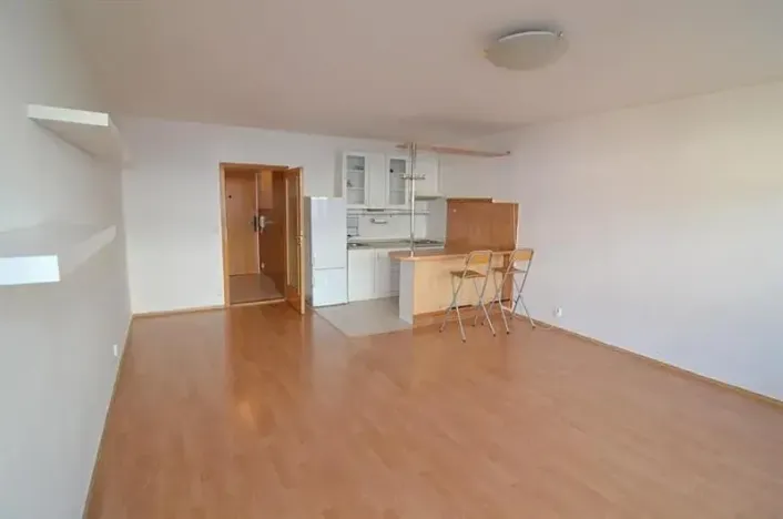 Pronájem bytu 1+kk, Praha - Vinohrady, Hradecká, 37 m2