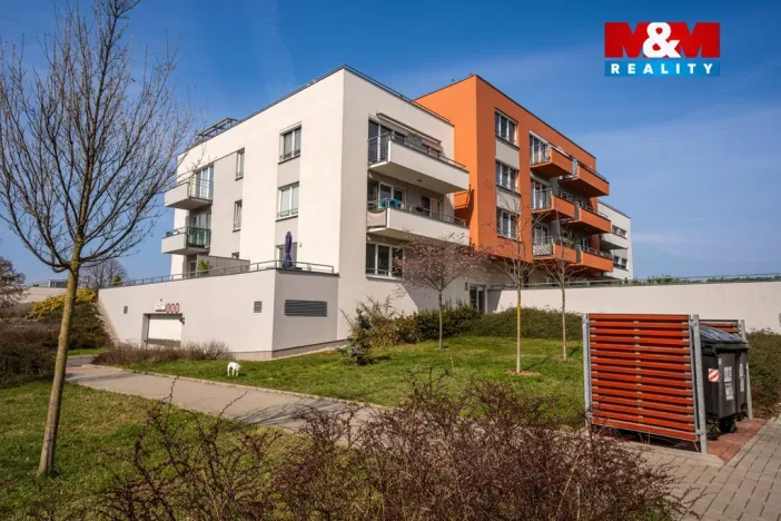 Pronájem garáže, Praha - Letňany, Hlučkova, 21 m2