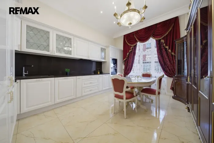 Prodej bytu 3+1, Karlovy Vary, nábřeží Jana Palacha, 94 m2