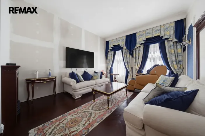 Prodej bytu 3+1, Karlovy Vary, nábřeží Jana Palacha, 94 m2