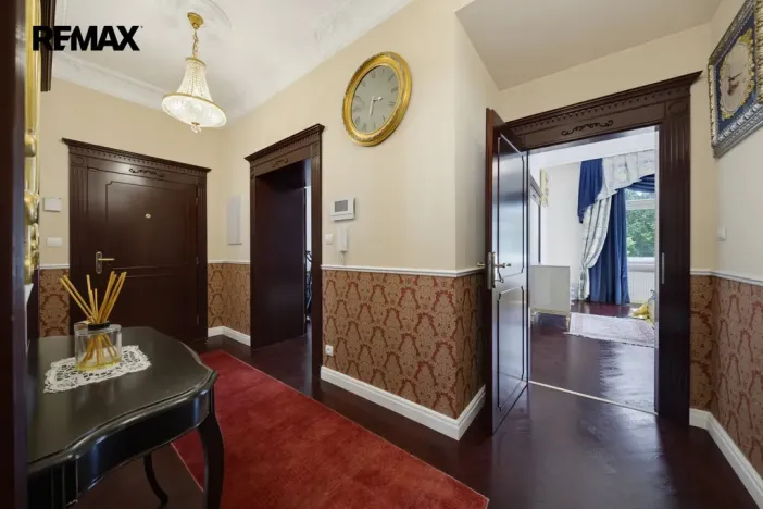 Prodej bytu 3+1, Karlovy Vary, nábřeží Jana Palacha, 94 m2
