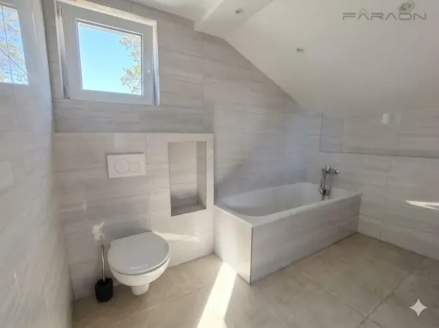 Pronájem bytu 3+kk, Dobřejovice, Košumberk, 70 m2