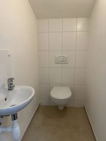 Pronájem kanceláře, Praha - Libuš, Libušská, 130 m2