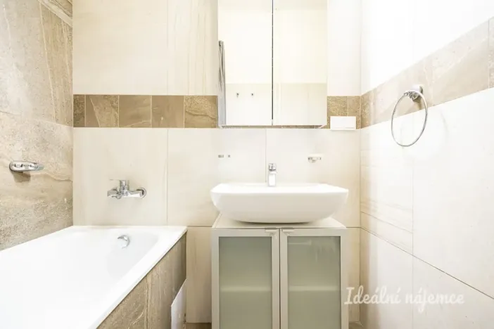 Pronájem bytu 3+kk, Praha - Vysočany, Staromlýnská, 58 m2