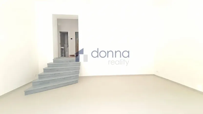 Pronájem obchodního prostoru, Praha, Sezimova, 87 m2