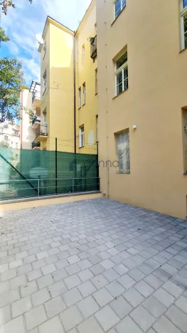 Pronájem obchodního prostoru, Praha, Sezimova, 87 m2