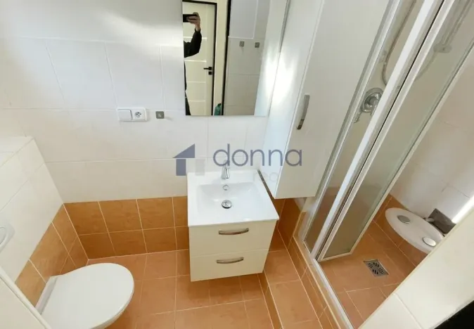 Pronájem bytu 1+kk, Praha, Kutnohorská, 34 m2