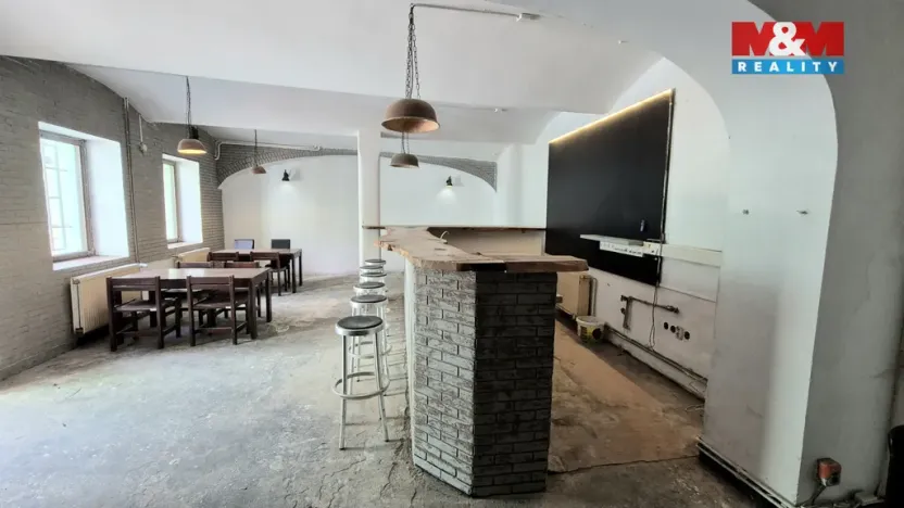 Pronájem obchodního prostoru, Kladno, T. G. Masaryka, 157 m2