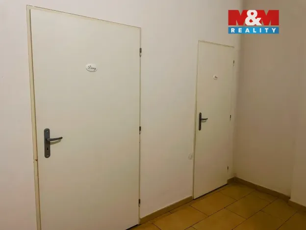 Pronájem obchodního prostoru, Nový Bor, B. Egermanna, 140 m2