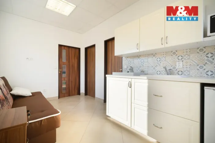 Prodej obchodního prostoru, Lázně Bohdaneč, Škroupova, 202 m2