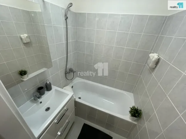 Pronájem bytu 1+1, Praha - Vokovice, Evropská, 37 m2