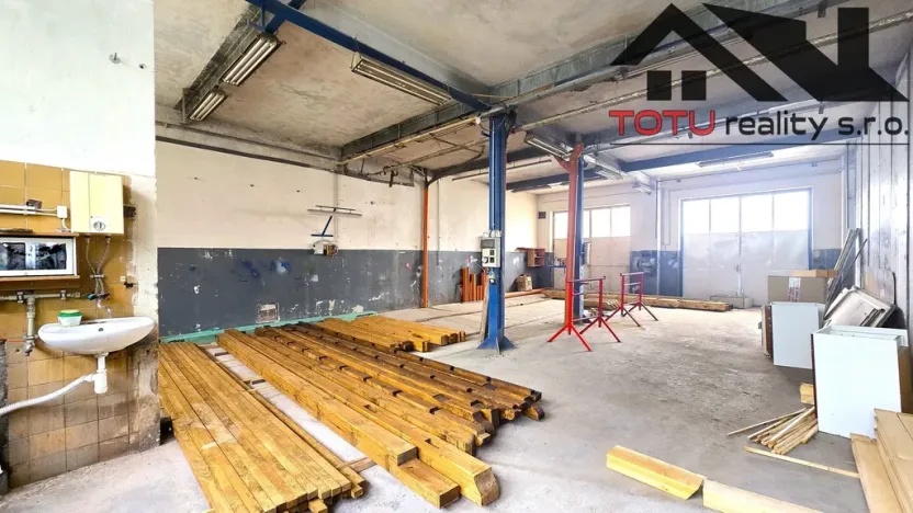 Pronájem skladu, Jaroměř - Pražské Předměstí, 135 m2