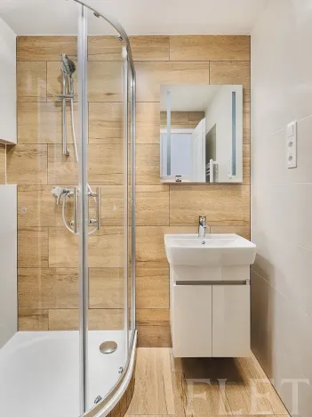 Pronájem bytu 1+kk, Praha - Karlín, Křižíkova, 22 m2