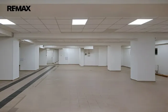 Pronájem obchodního prostoru, Kopřivnice, Záhumenní, 400 m2